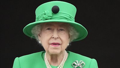 Queen Elizabeth II appears on the balcony of Buckingham Palace at the end of the Platinum Jubilee Pageant
