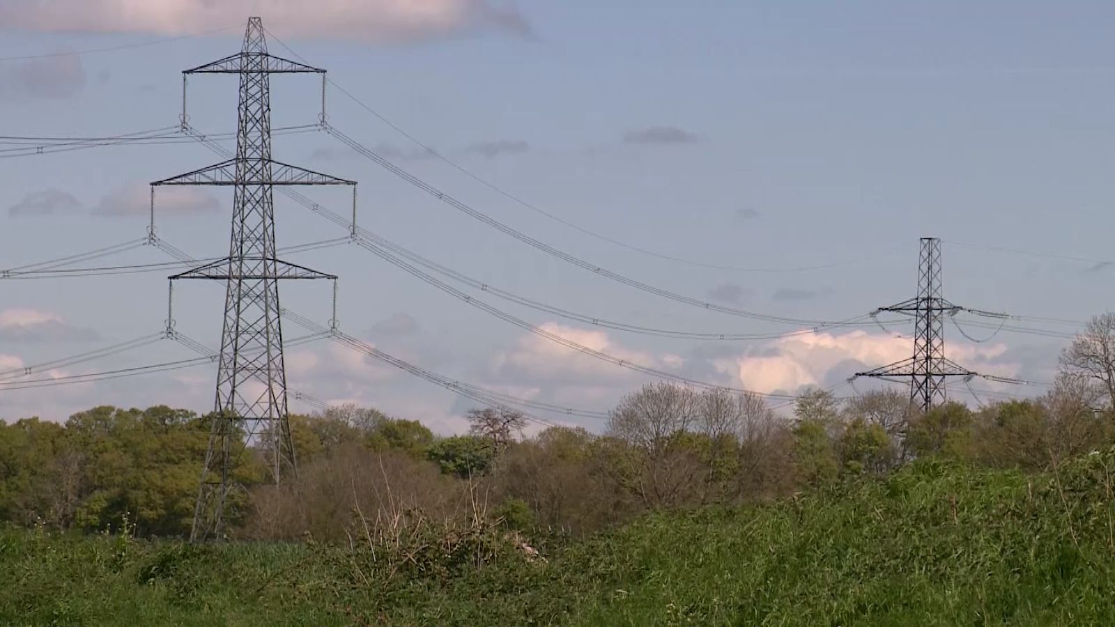 Pylon Map 114-mile Norfolk to Essex pylon plans criticised by councils in letter ...