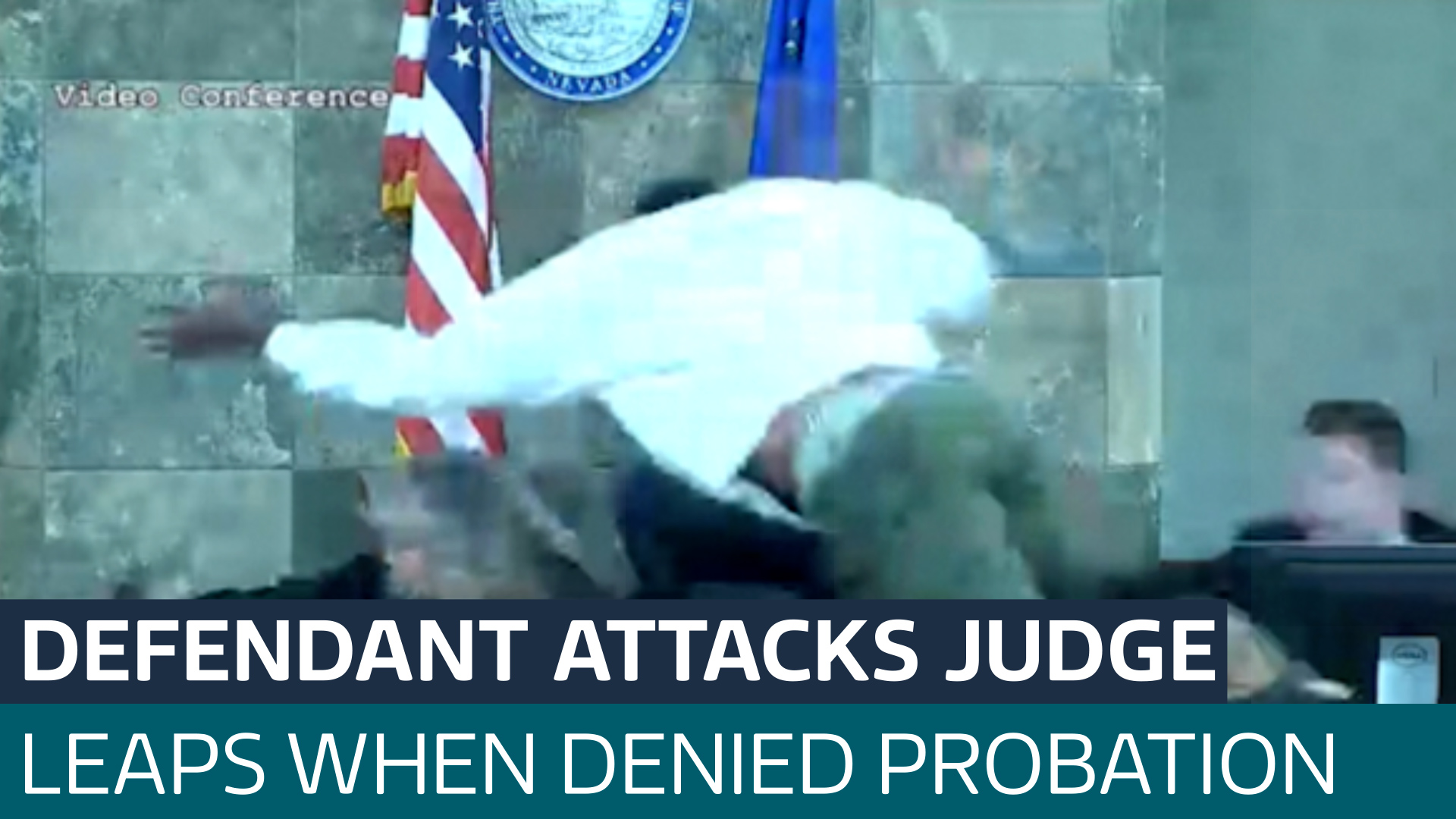 Watch the moment a defendant in a U.S. court jumps to attack judge ...