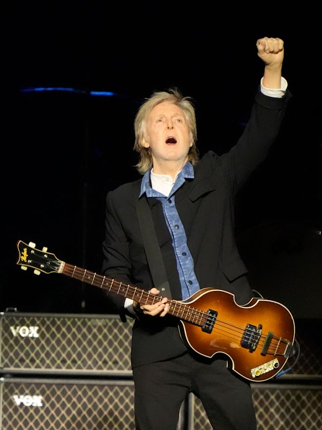 Paul McCartney says 'it's good to be back up North' as he opens first UK show since Glastonbury | ITV News Granada
