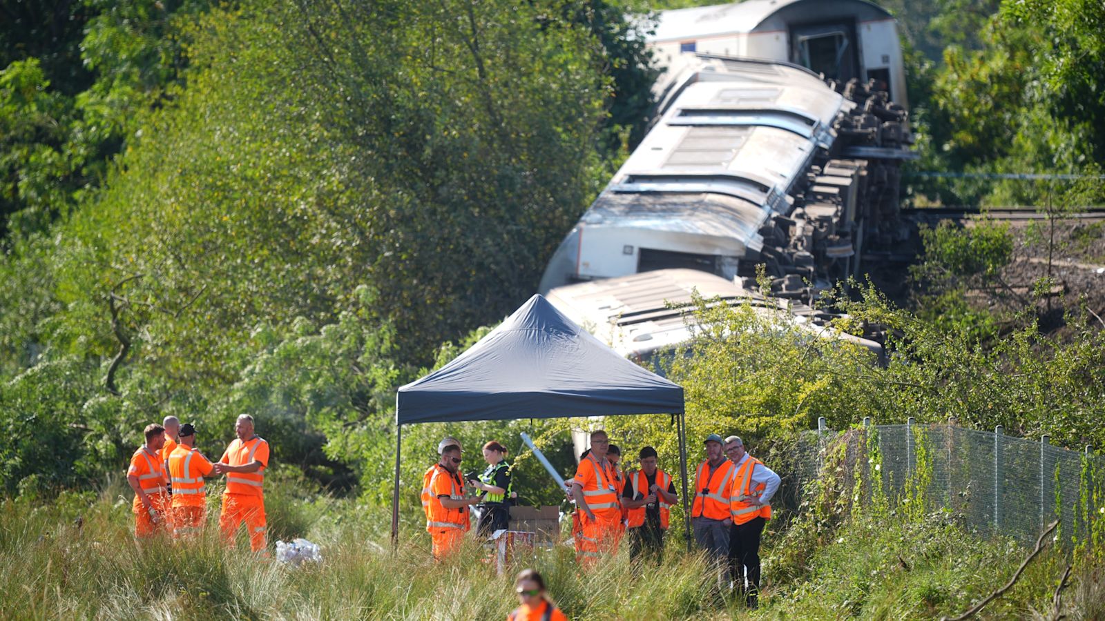 Bahnstrecke zwischen Lewes und Haywards Heath bleibt mindestens weitere ...