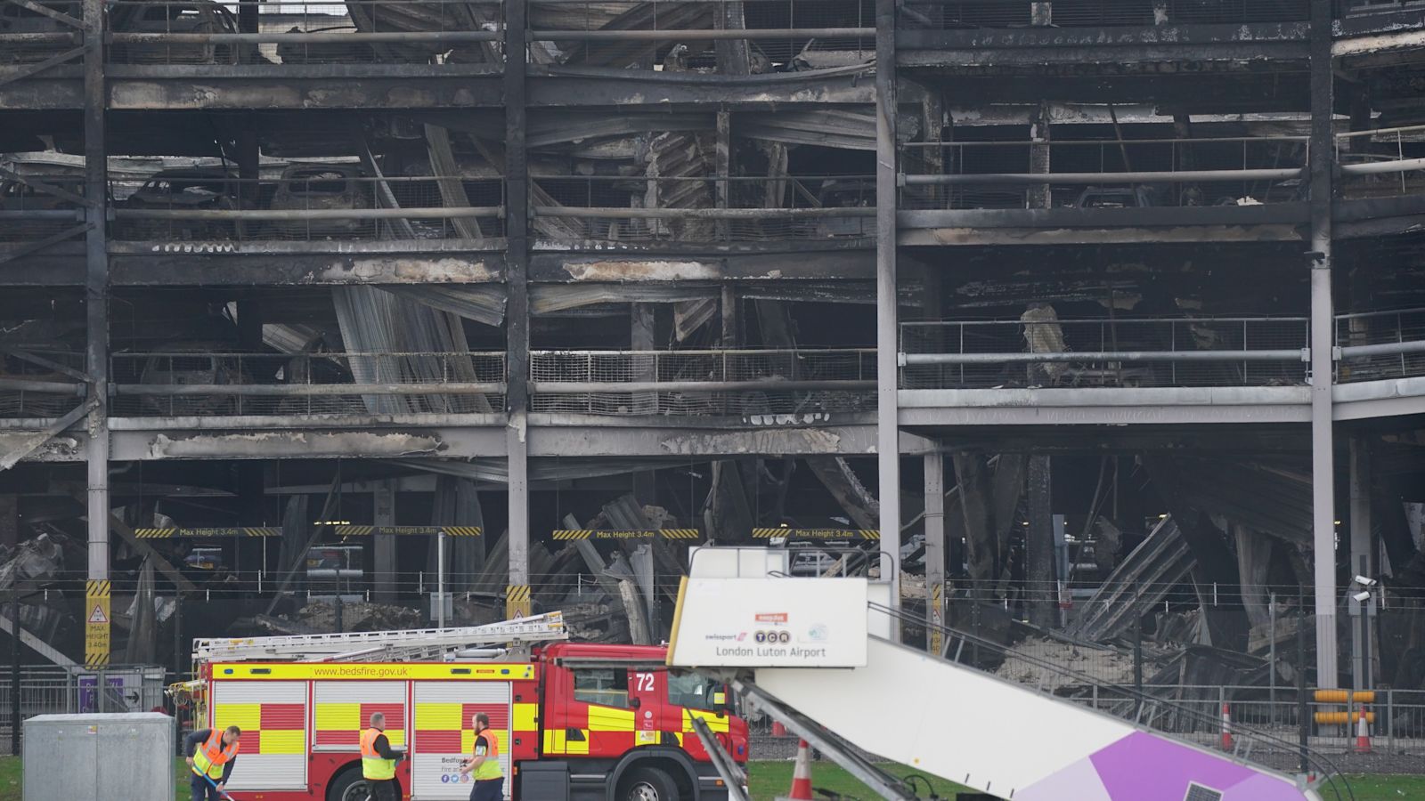 Luton Range Rover Fire More than 16,000 customers contact Luton Airport after devastating car ...