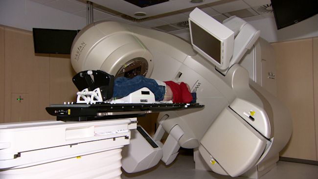 1204 Clatterbridge cancer machine