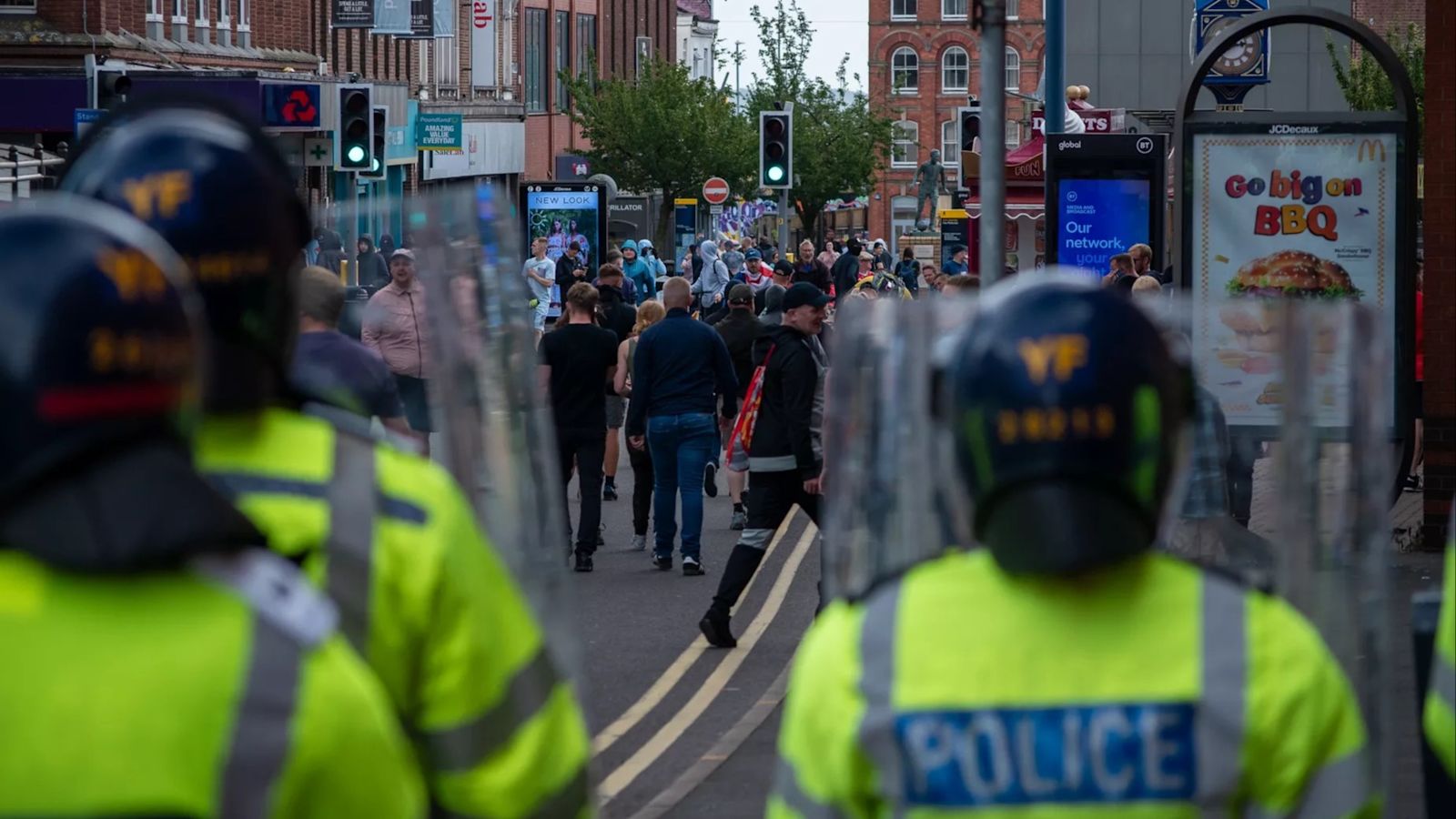 Ten people arrested after protests in Stoke-on-Trent turn violent | ITV ...