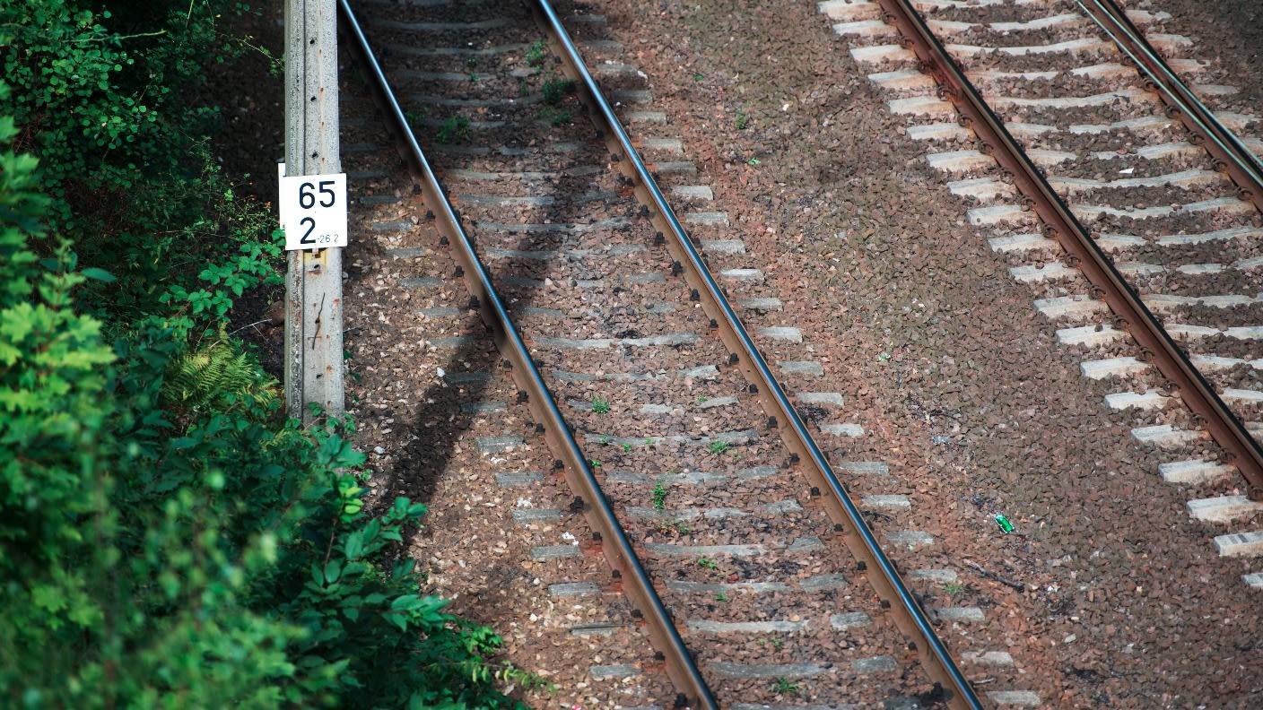 Major League 2 Train Tracks 