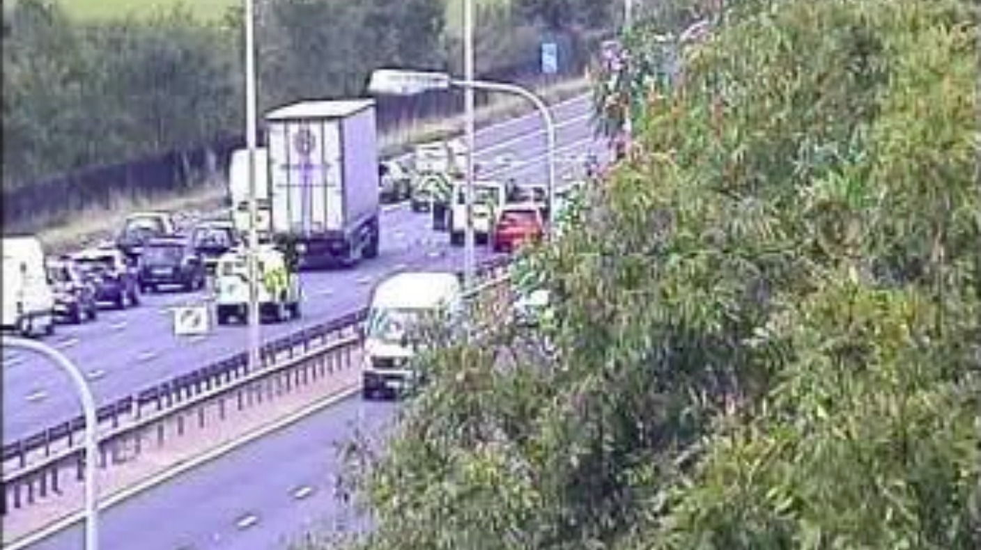 11 in hospital after six vehicle crash | ITV News Central