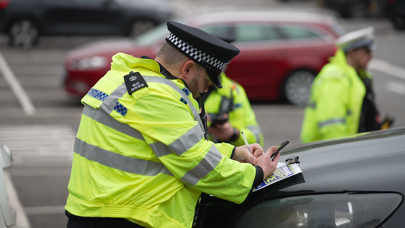 Welsh police join forces for M4 uninsured drivers crackdown | ITV News Wales