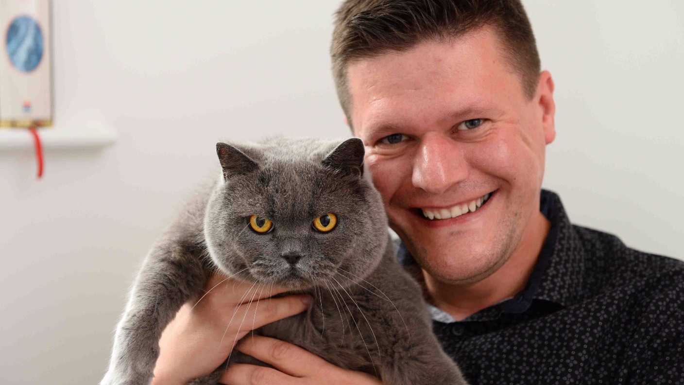 Distraught cat owners spend £2,000 trying to find pet | ITV News Central