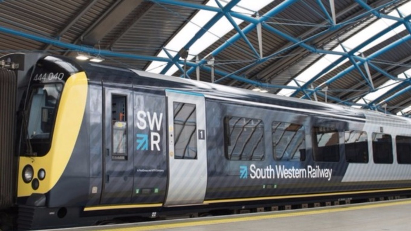 Rail passengers face more strike misery from midnight | ITV News Meridian