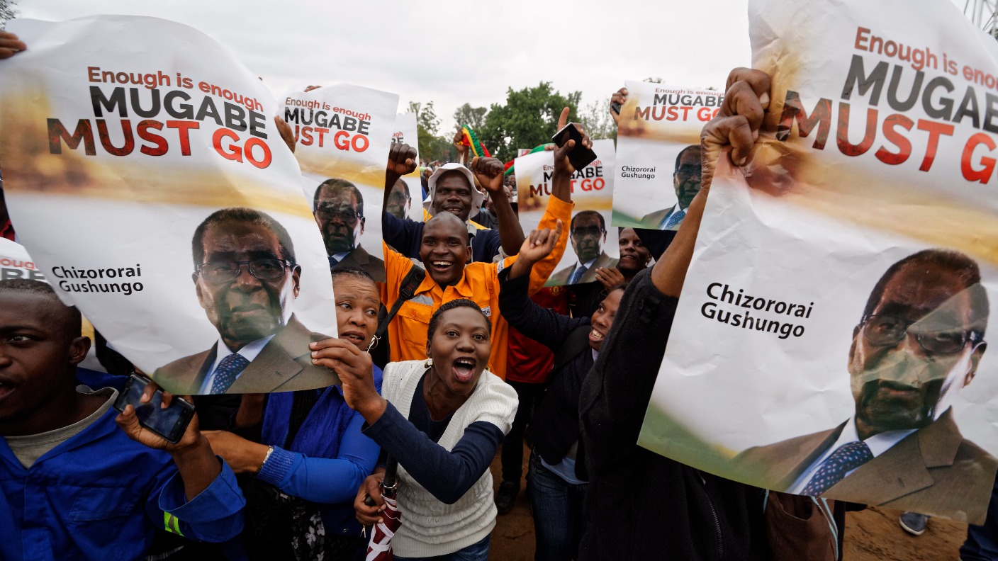 Thousands Of Zimbabweans Gather In Harare To Demand Robert Mugabe ...