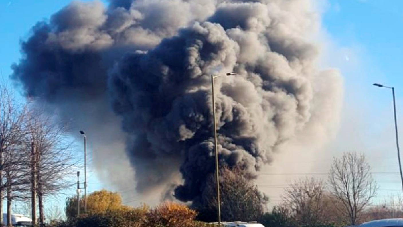 thick-black-smoke-seen-for-miles-across-the-capital-as-warehouse-goes