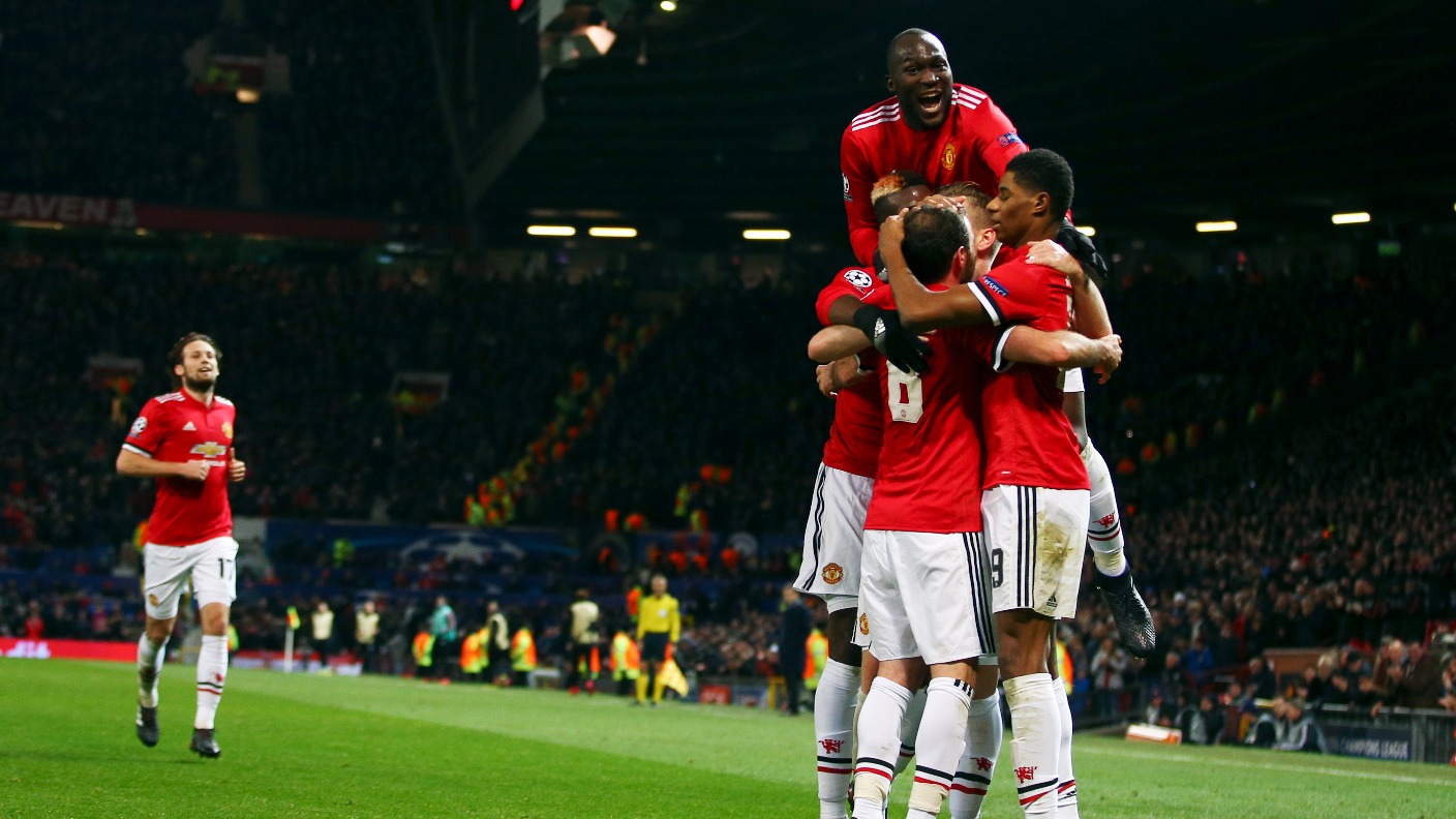 Manchester United beat CSKA Moscow to confirm their place as group