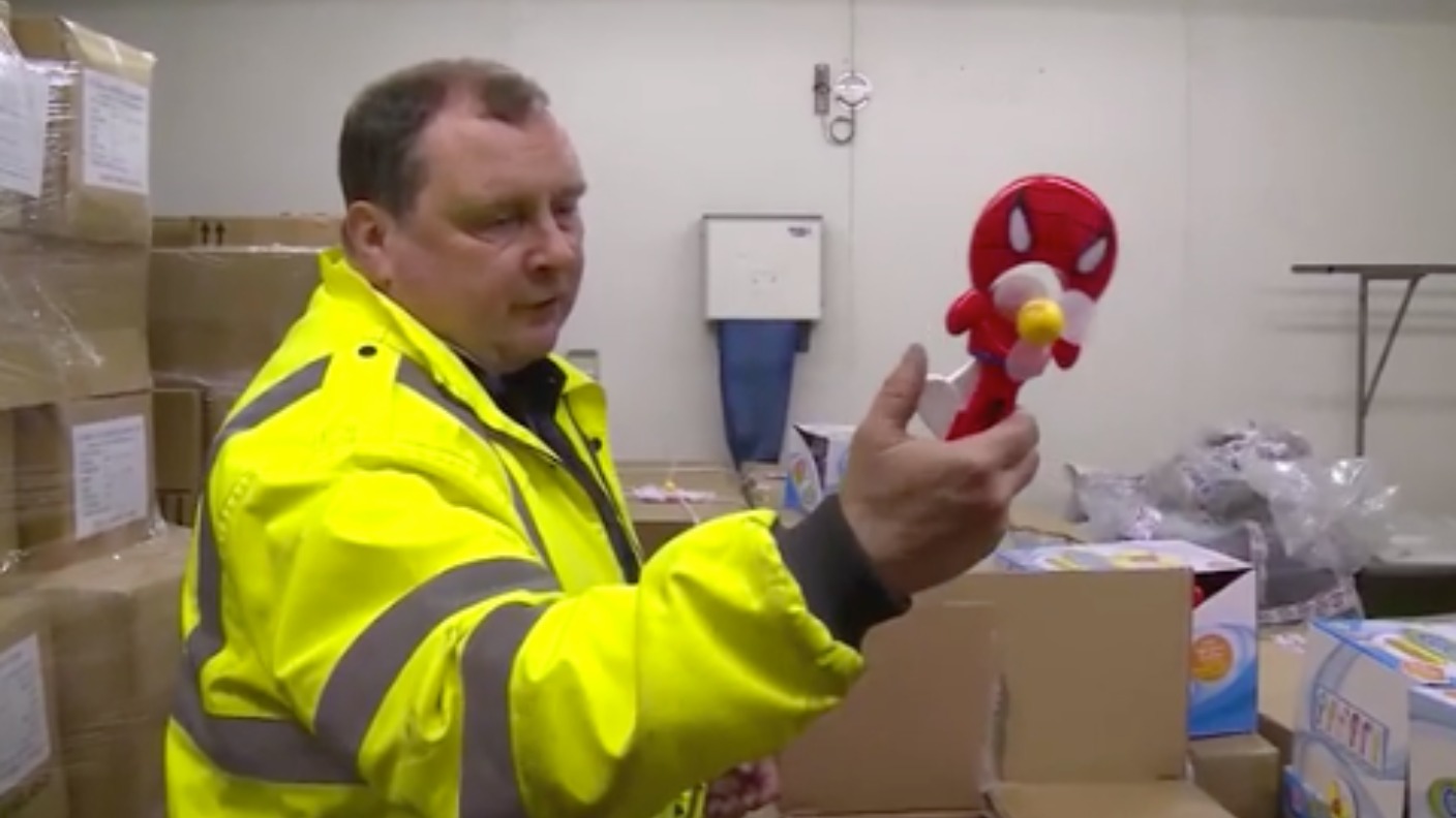 massive-seizure-of-fake-goods-in-southampton-itv-news-meridian