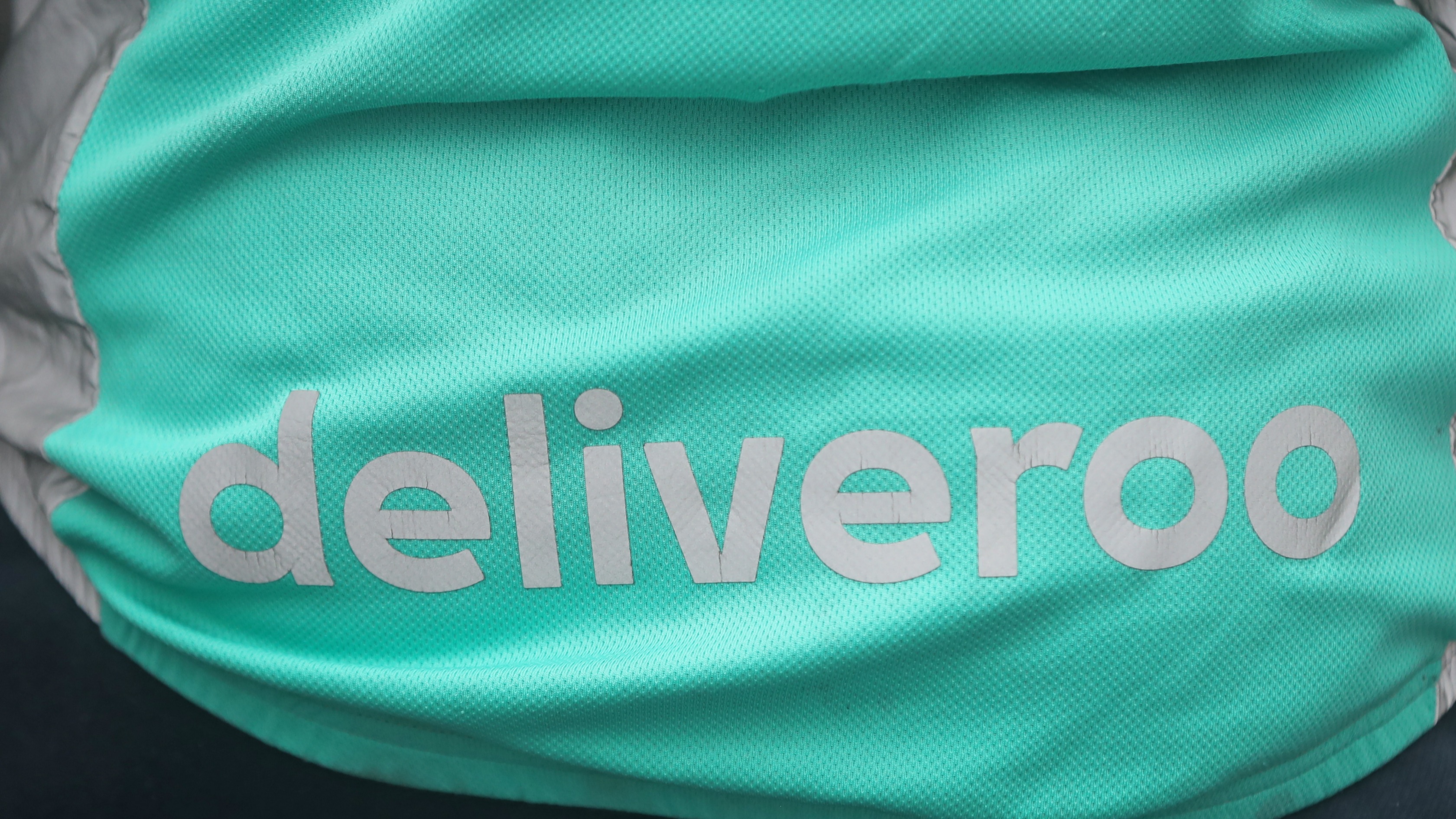 deliveroo-workers-strike-in-dispute-over-pay-and-conditions-itv-news