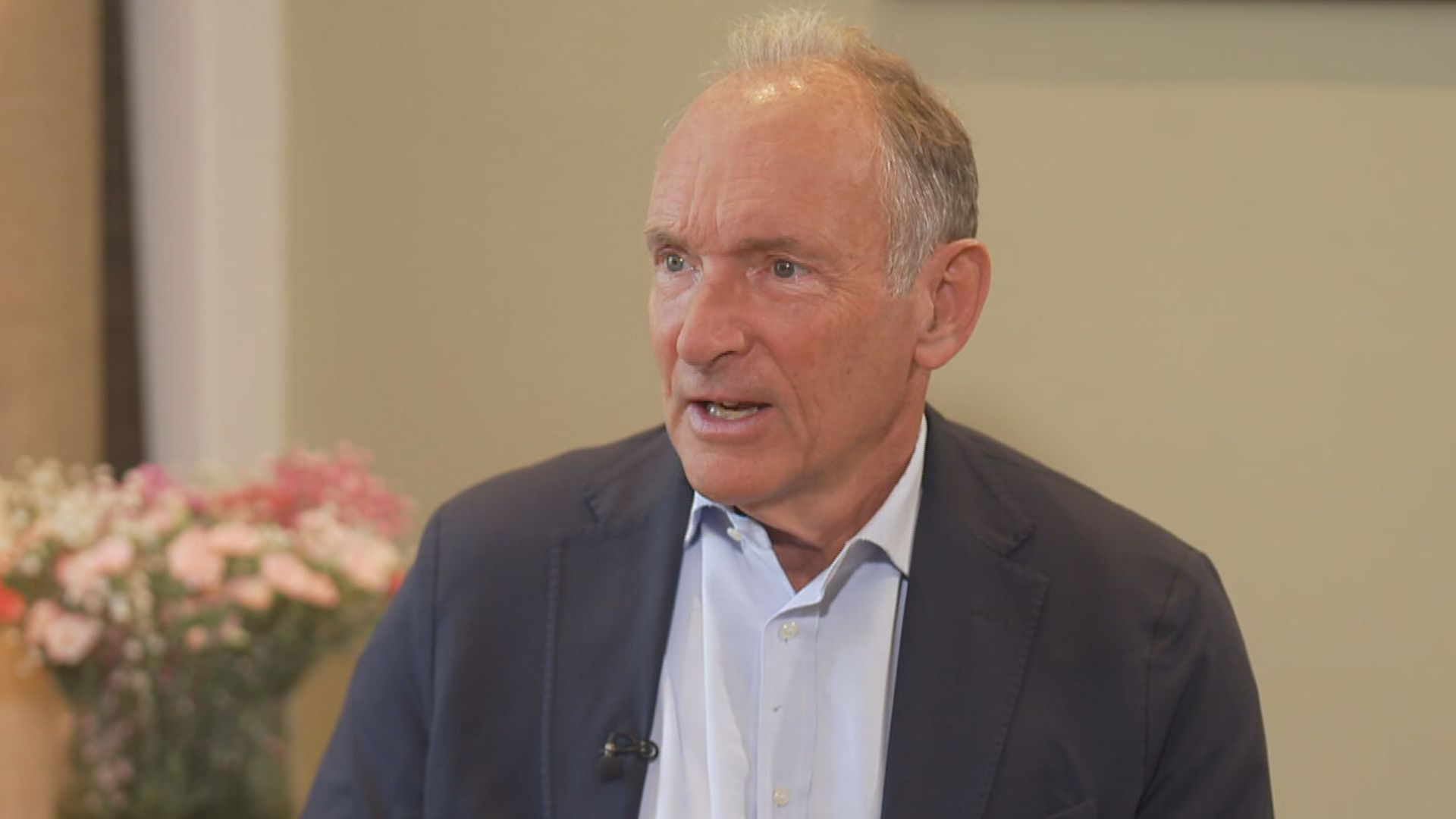 Addictive algorithms should be illegal, says inventor of the world wide web