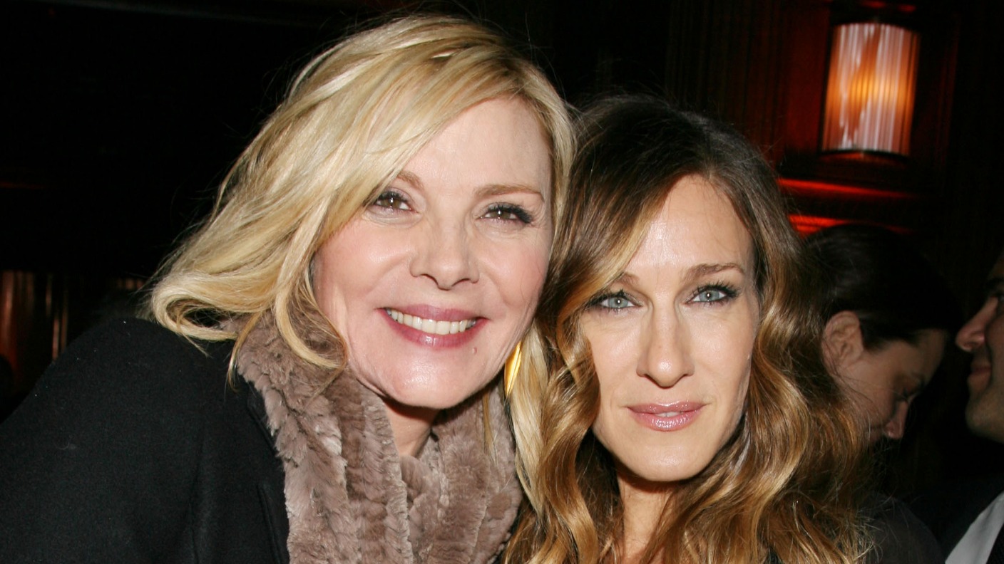 Kim Cattrall lashes out at 'cruel' Sarah Jessica Parker after brother's