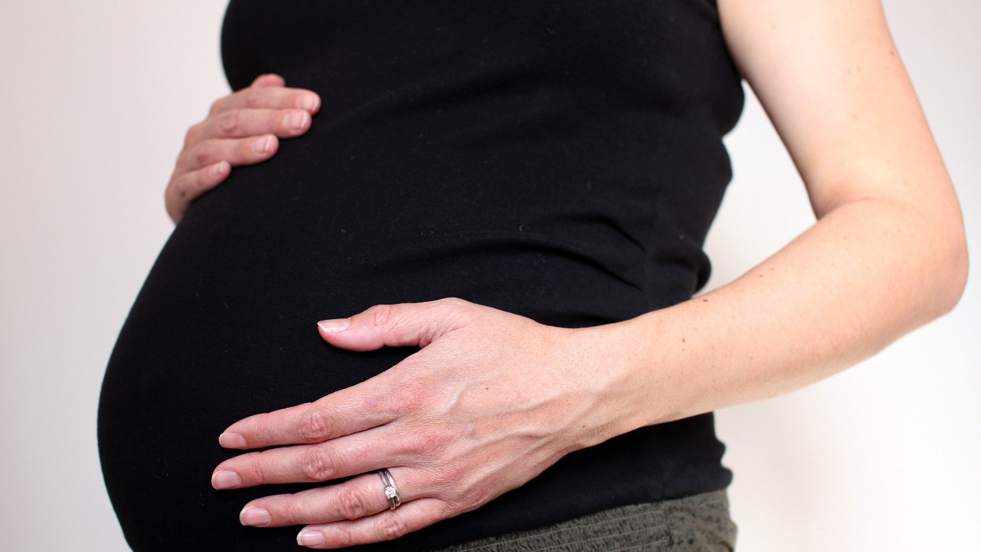 Pregnant women can use saunas and take hot baths without risking the