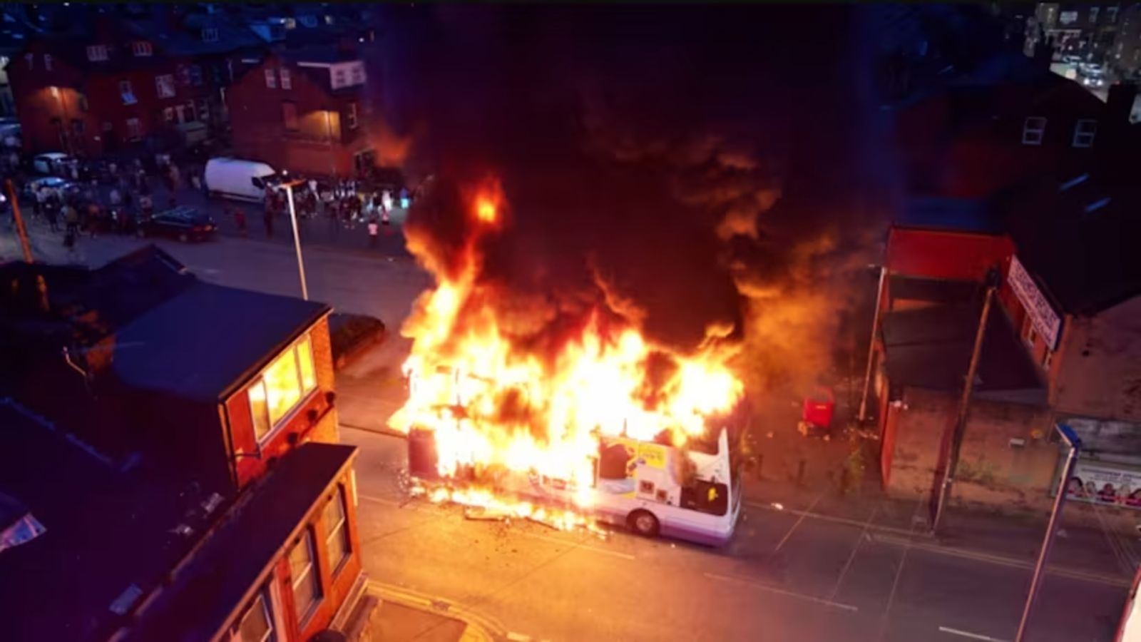 Hackney Riot Bus Three boys sentenced over violence during Harehills riot | ITV News ...