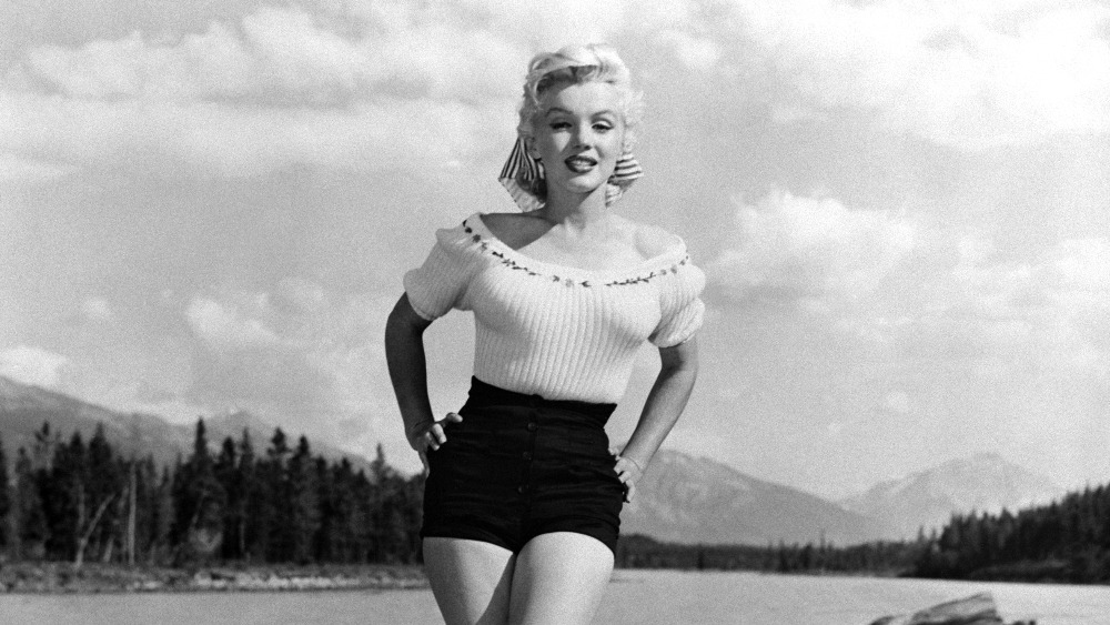 Rare Marilyn Monroe school graduation photo up for sale ITV News