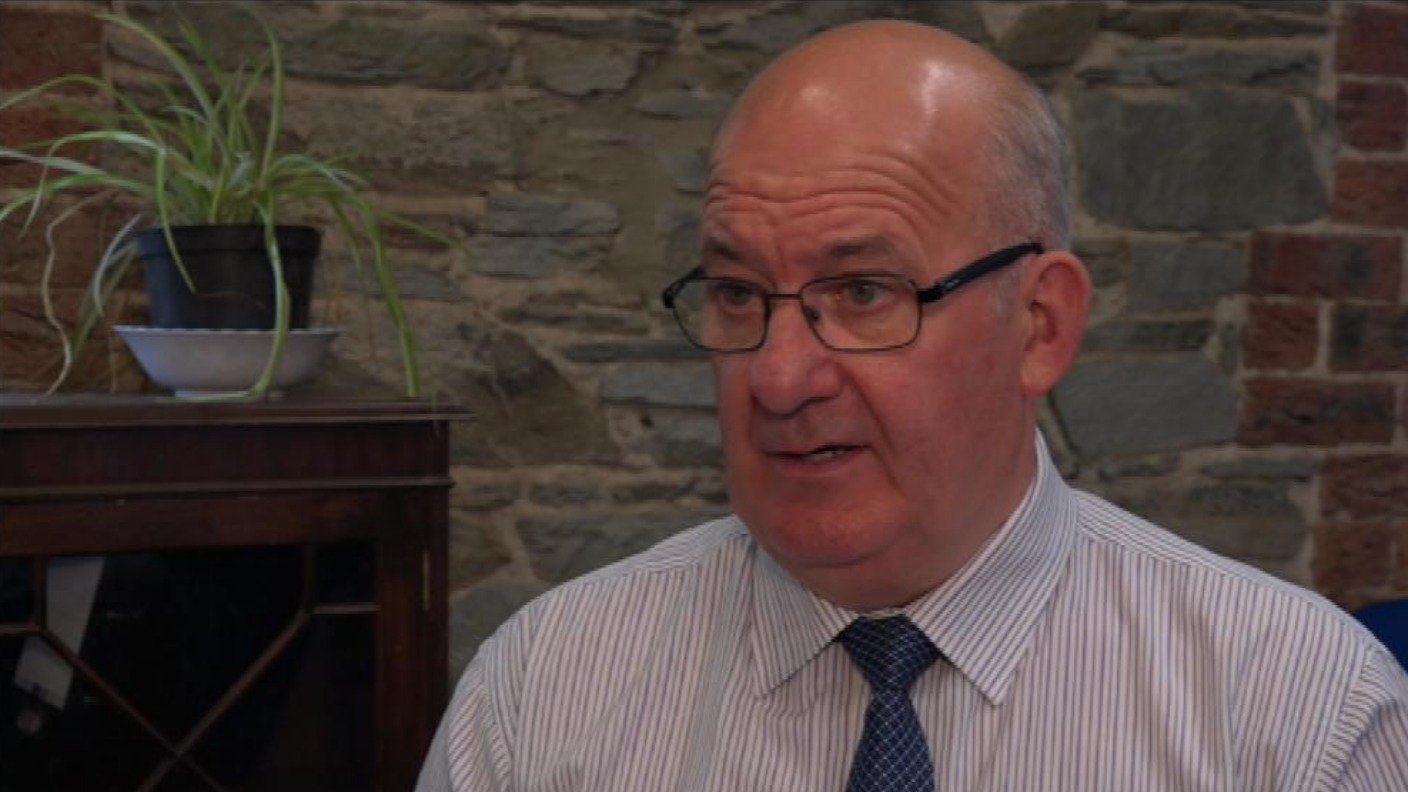 DUP presses for passport legislation change | UTV | ITV News