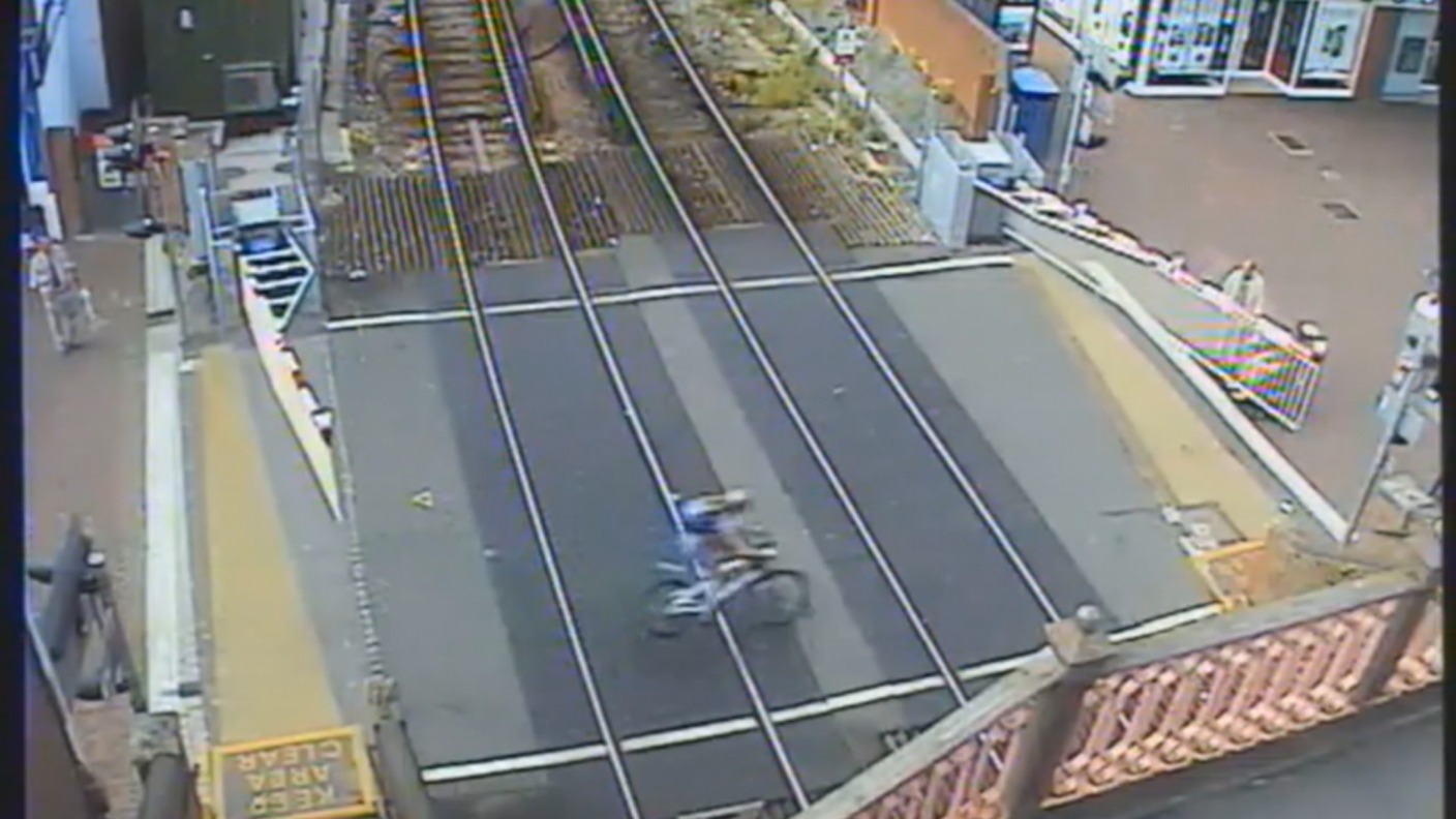 Shocking footage shows people putting their lives at risk on level ...