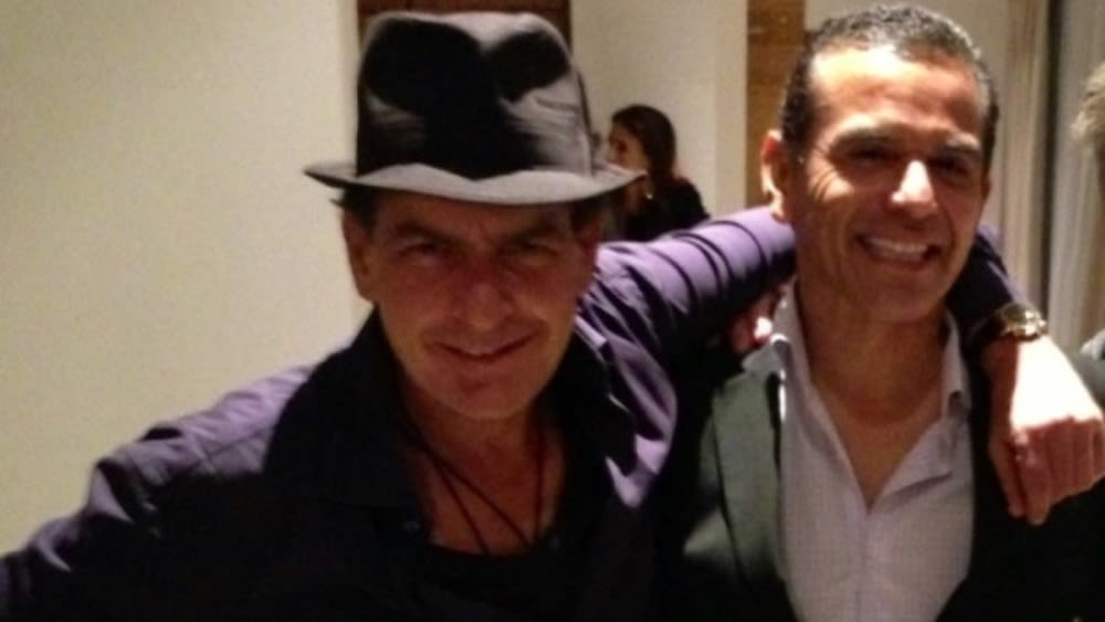 Charlie Sheen Opens His Own Bar In Mexico, Ents & Arts News