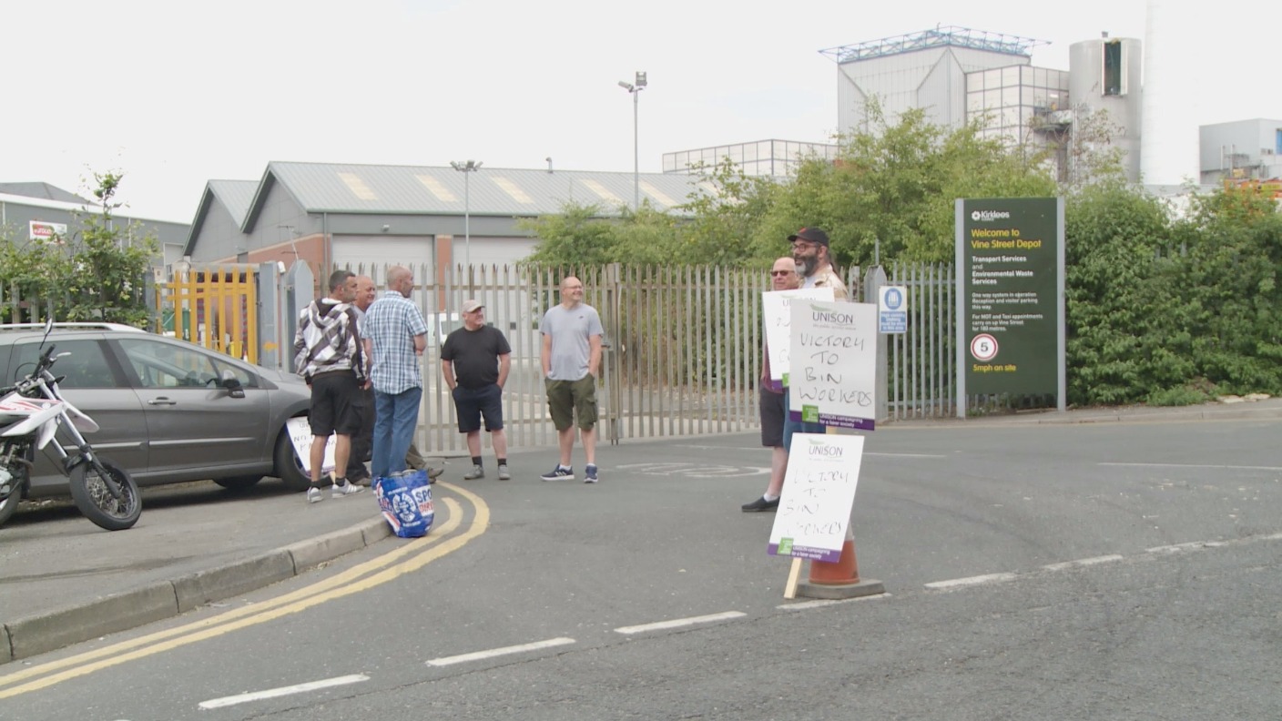 Kirklees bin workers start week long strike ITV News Calendar