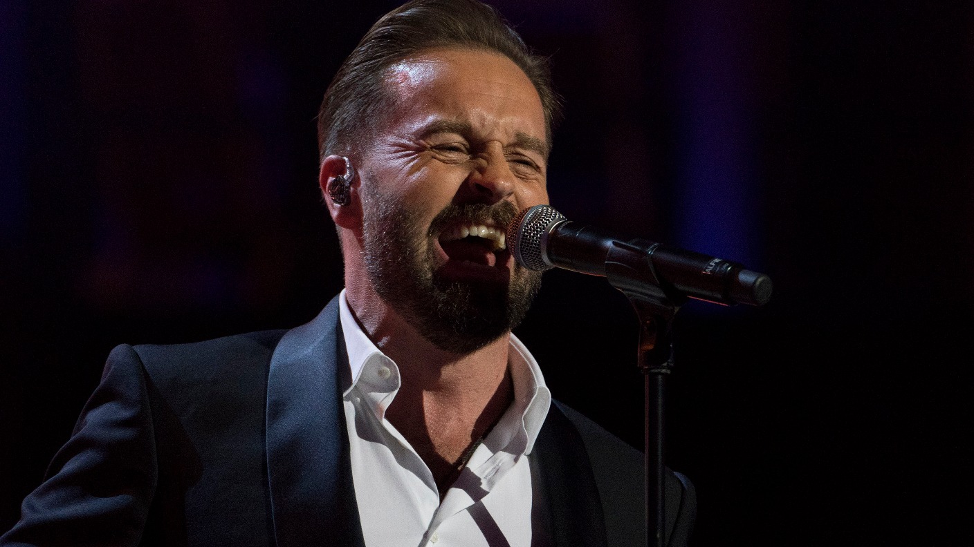 Alfie Boe to switch on Blackpool Illuminations | ITV News Granada