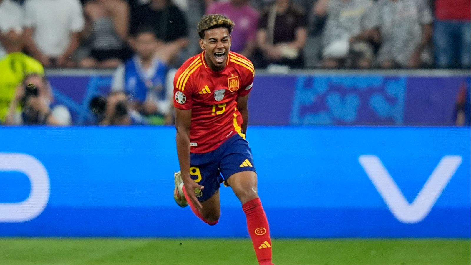 Sweet 16: Lamine Yamal makes history as Spain defeats France 2-1 in