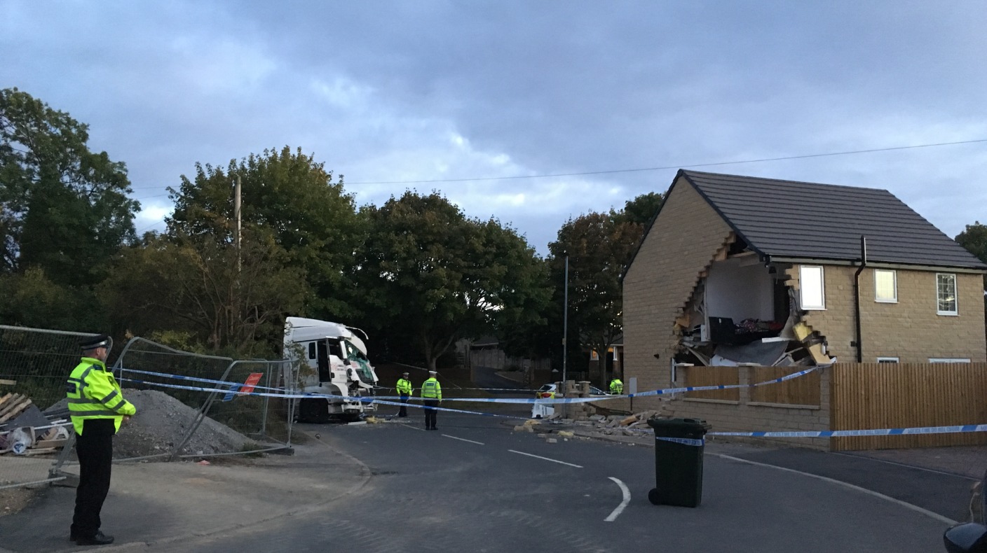 Pedestrian Dies After Lorry Crashes Into House In Barnsley Itv News