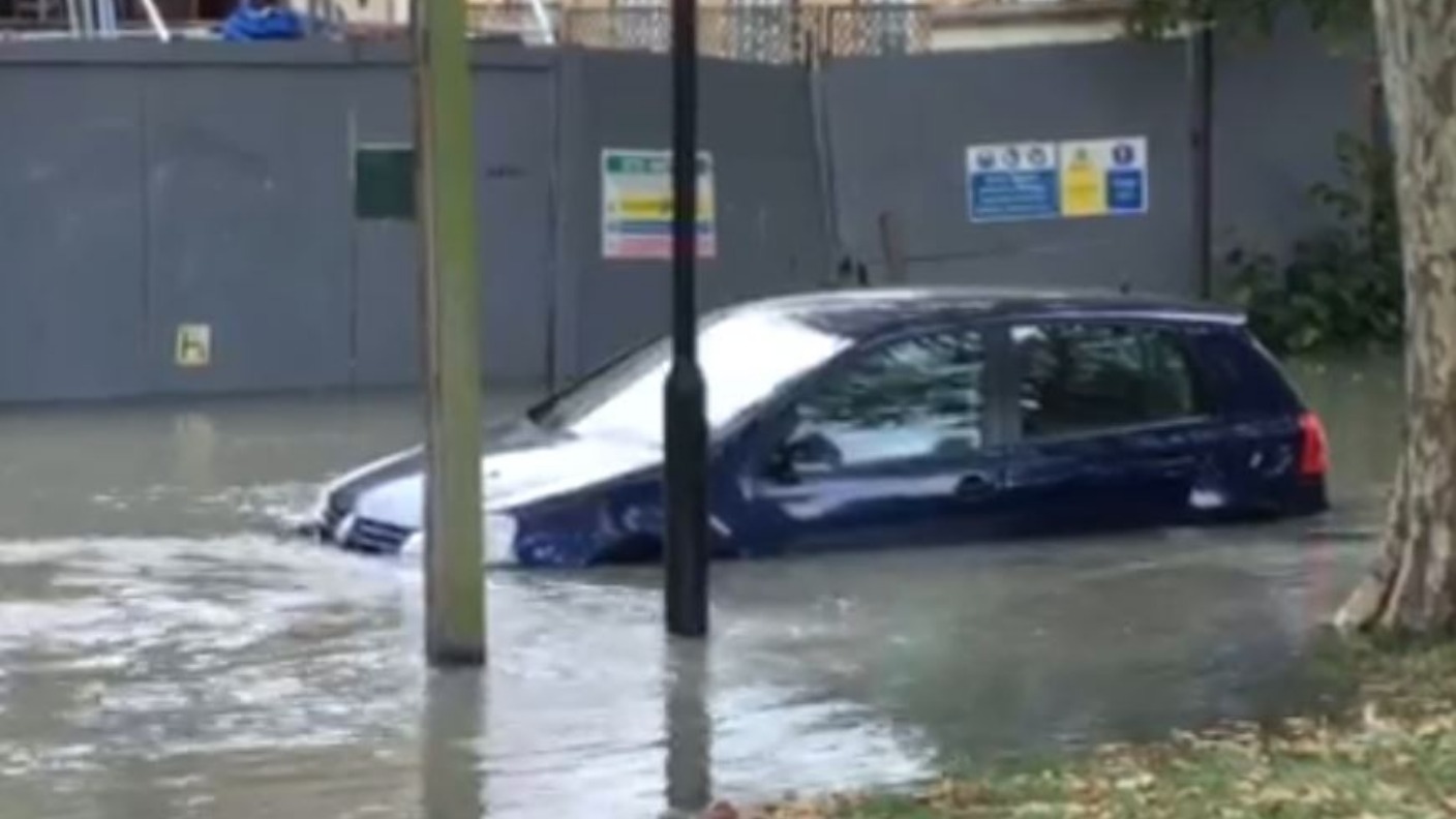 Burst water main leaves cars underwater in east London | ITV News London