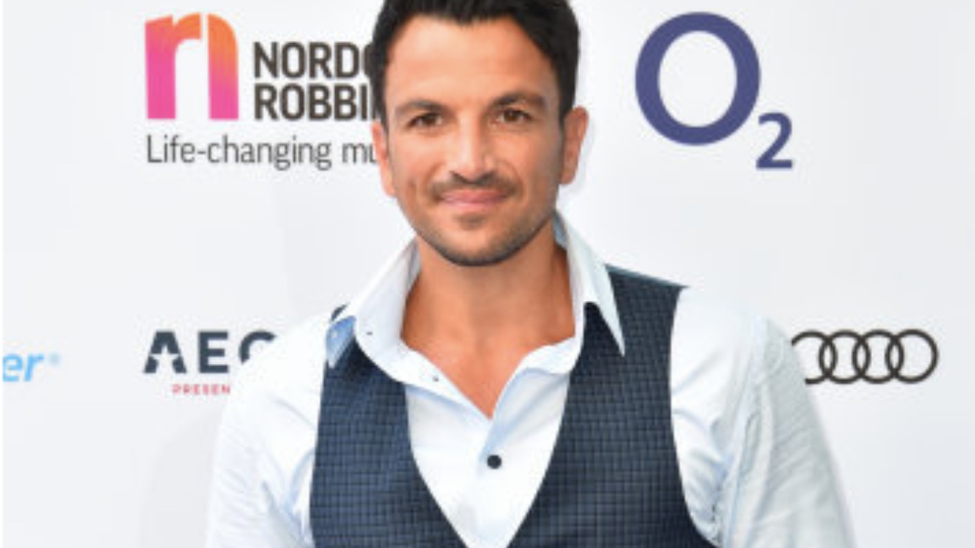 Peter Andre to turn on Christmas lights - in October | ITV News Central