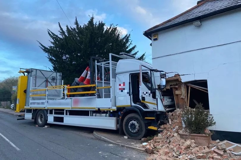 Driver Taken To Hospital After Lorry Smashes Into Hertfordshire Pub ...