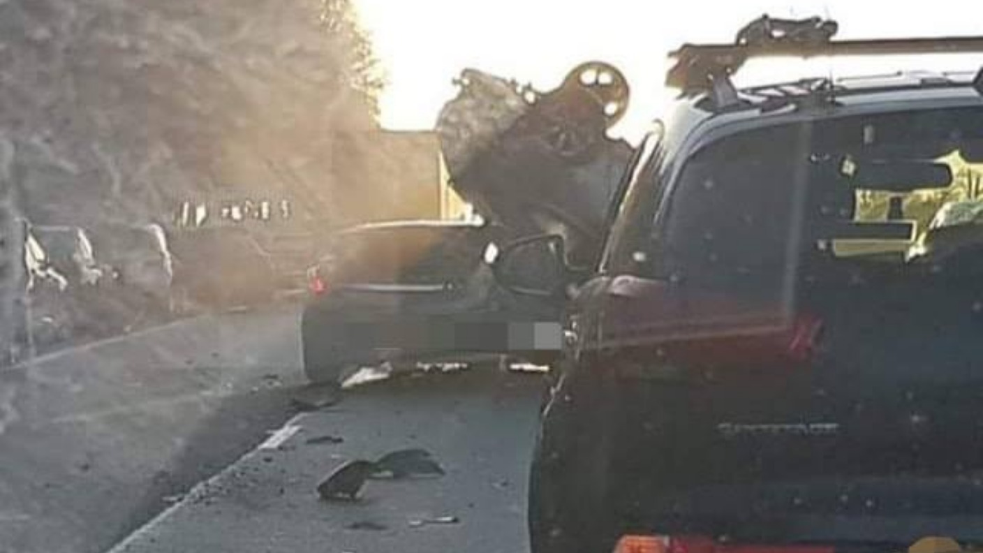 Huge 20-vehicle crash causes motorway chaos | ITV News