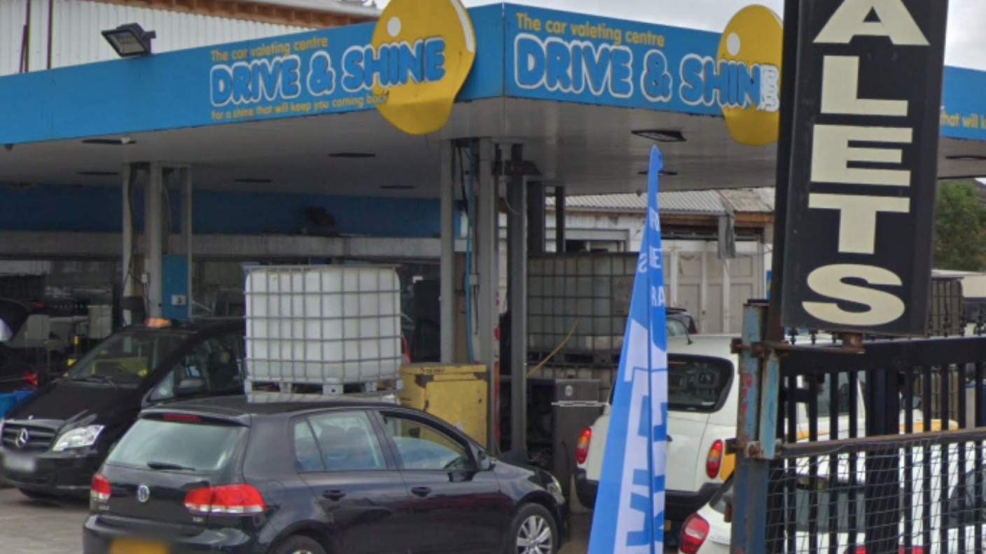 Police Investigating Modern Day Slavery Have Raided A Car Wash Itv