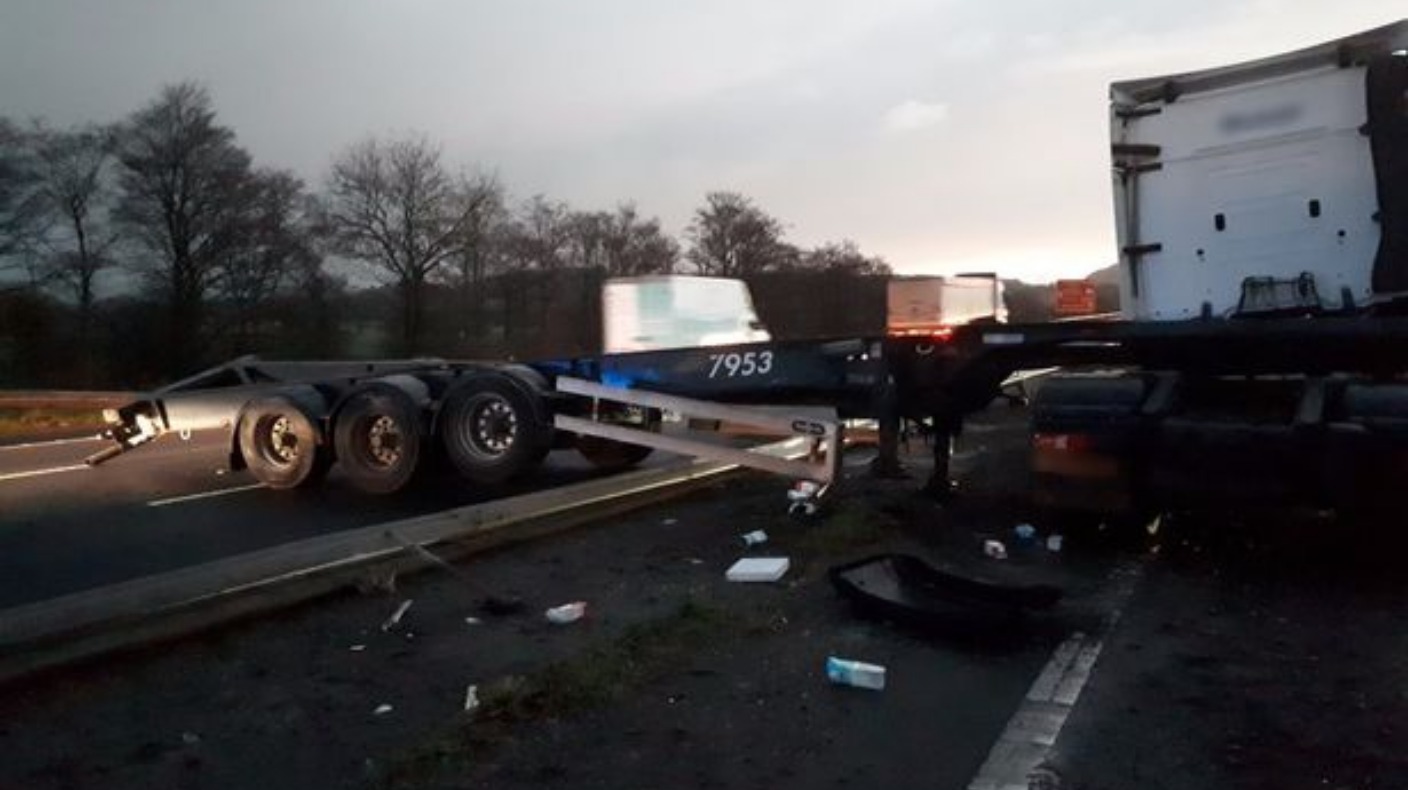 Severe delays after lorry crash on the M4 | ITV News West Country