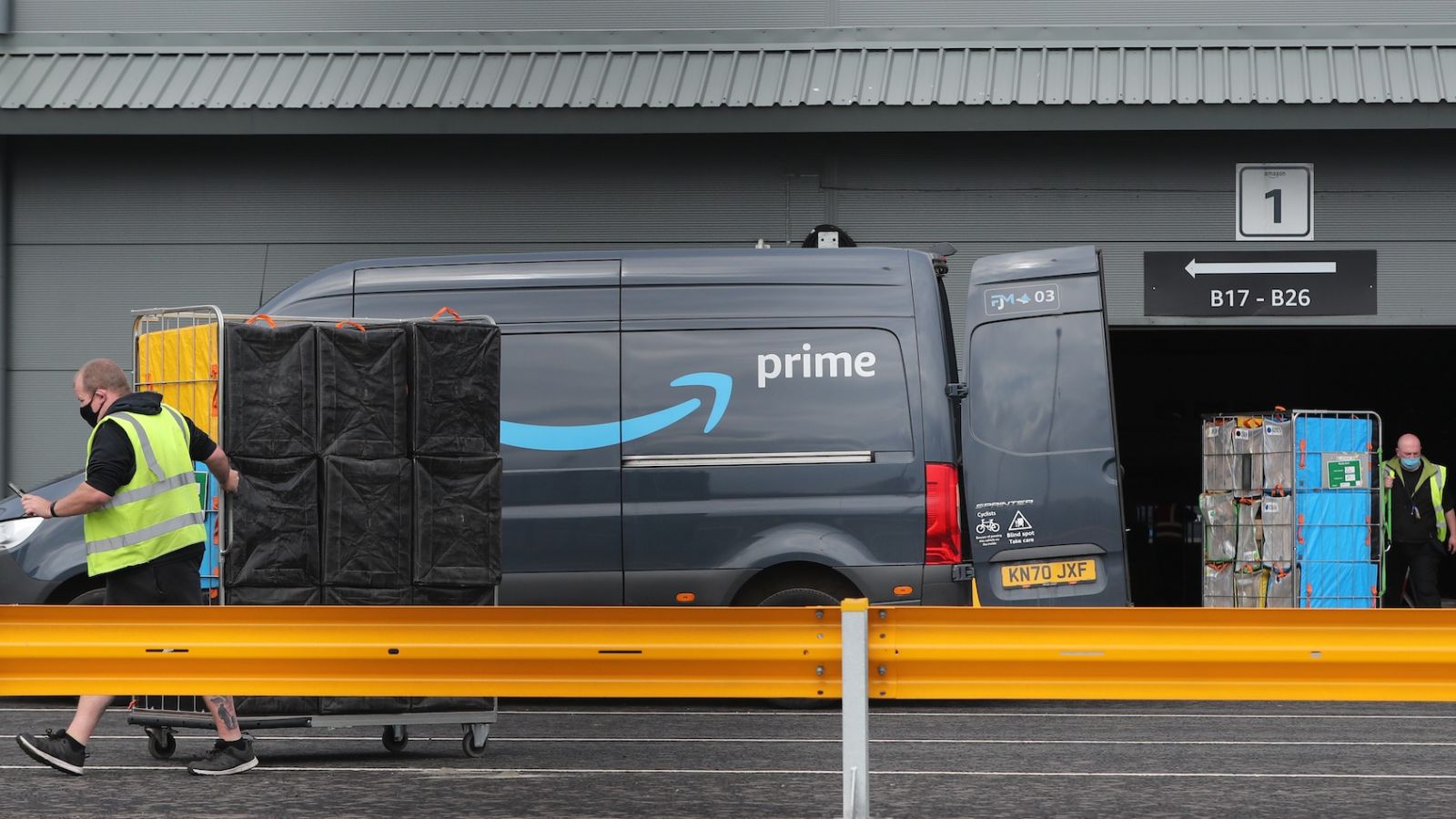 Amazon prime delivery sales vans