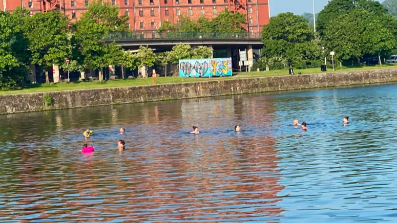 could-people-soon-be-allowed-to-swim-in-bristol-harbour-itv-news