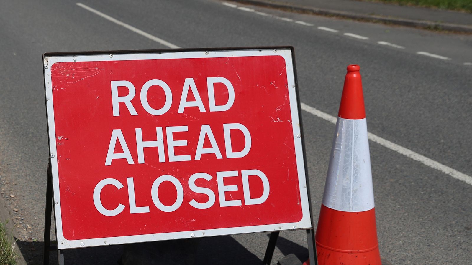 Two killed and another airlifted to hospital after car crash in Frome ...