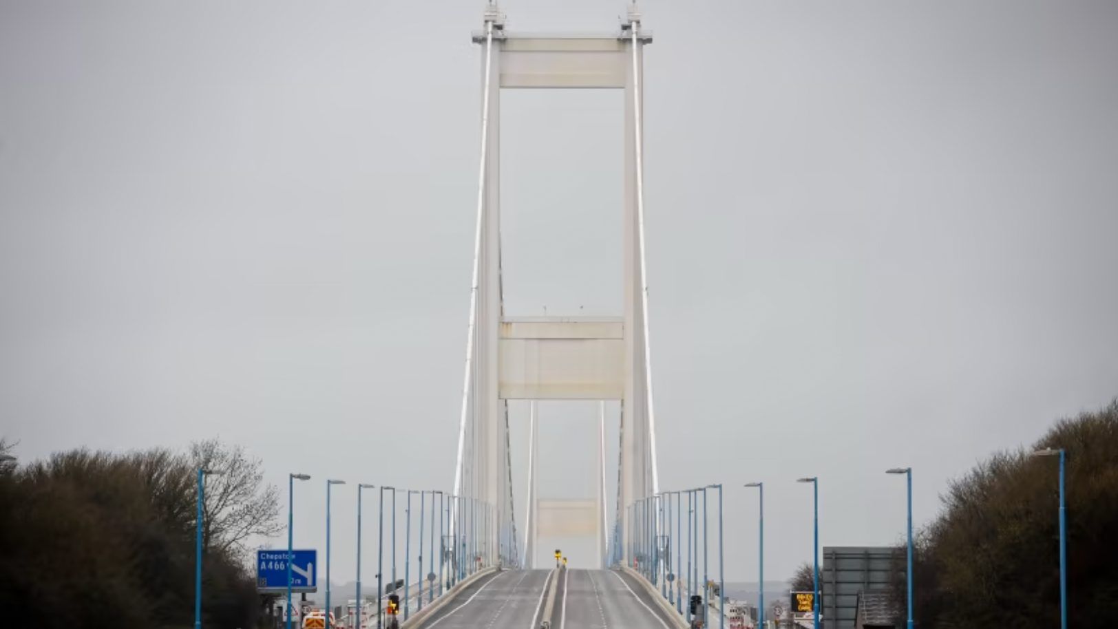 M48 Severn Bridge closed in both directions as strong winds sweep