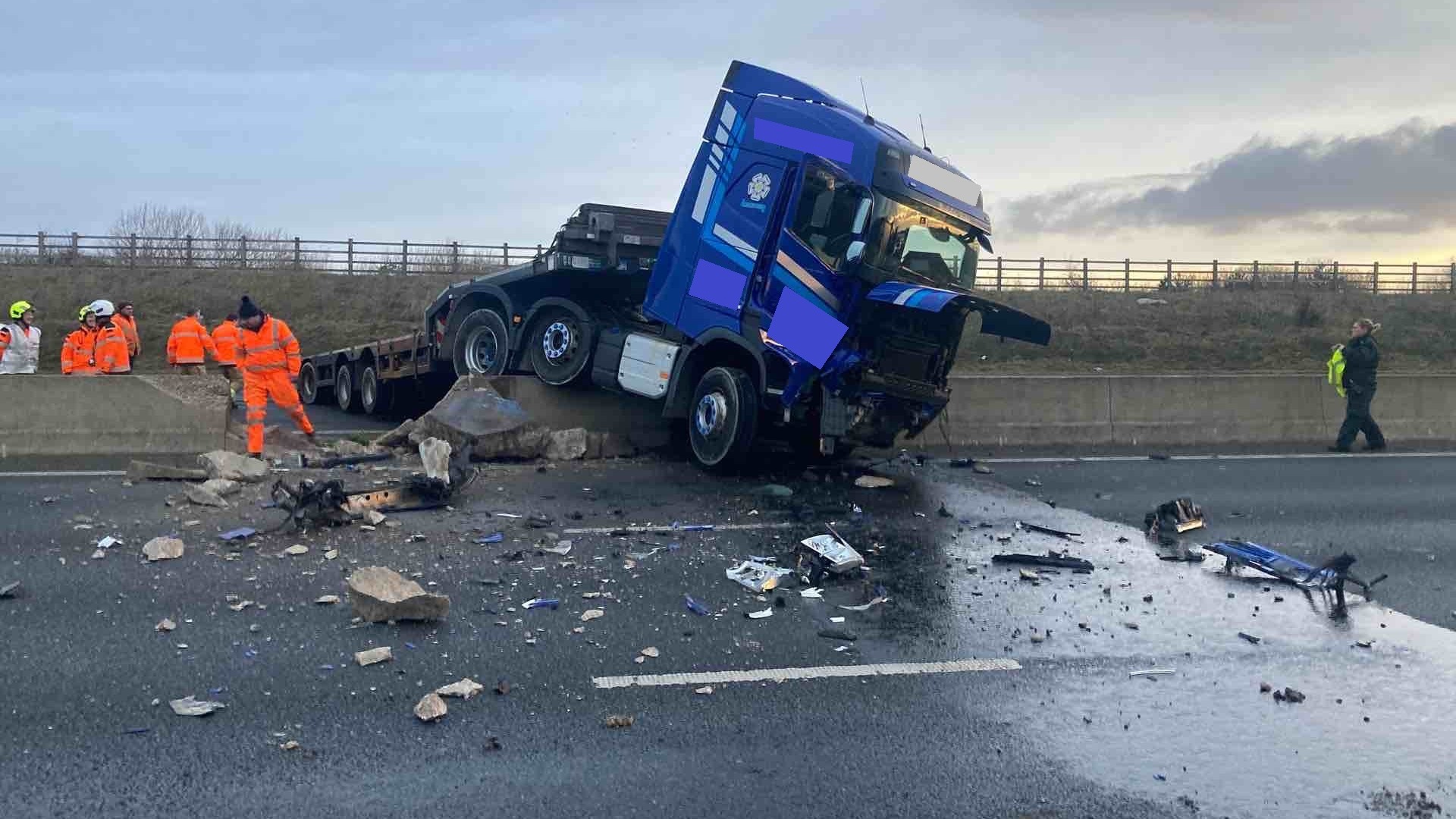 A1M closed in both directions after lorry overturns near Catterick