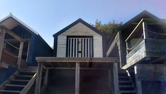 261021 Abersoch beach hut