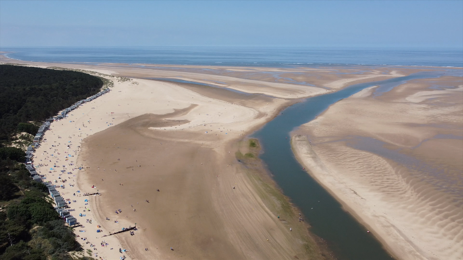 warning over tide times after spike in people getting stranded off norfolk coast itv news anglia