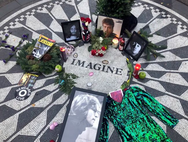 JOHN LENNON UN DIA ANTES DE MORIR LE DIJO A SU TIA MIMI QUE VOLVÍA A INGLATERRA JOHN LENNON UN DIA ANTES DE MORIR LE DIJO A SU TIA MIMI QUE VOLVÍA A INGLATERRA