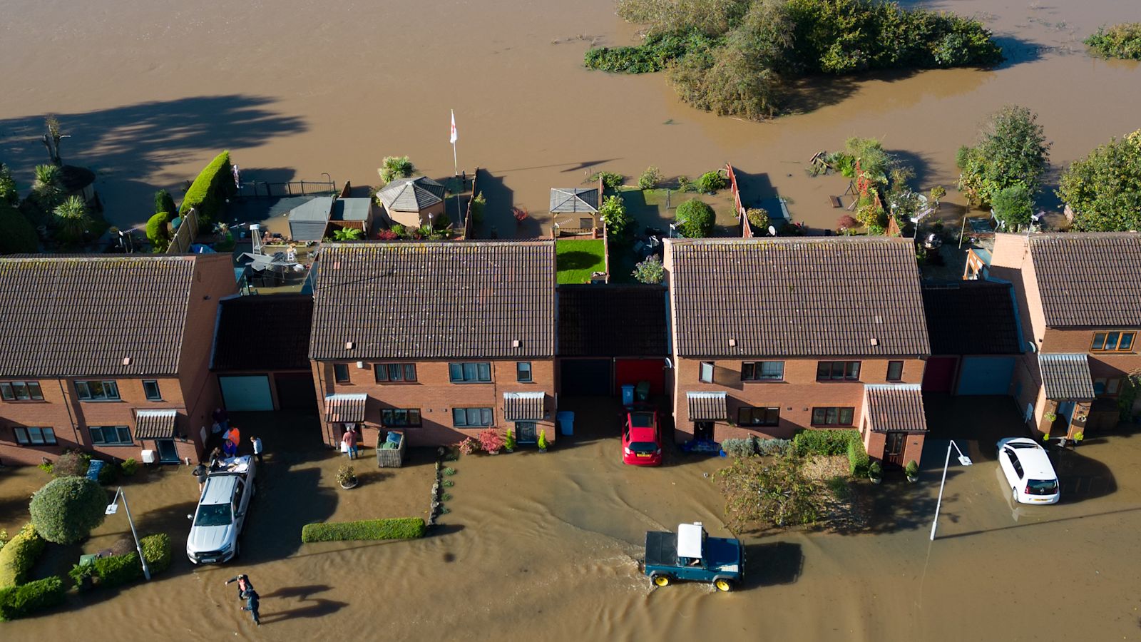 ‘Unprecedented’ El Nino to batter UK with rain and storms, says Met Office