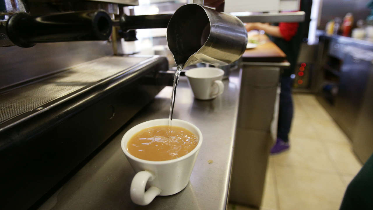 A pinch of salt is key to perfect cup of tea, says American scientist