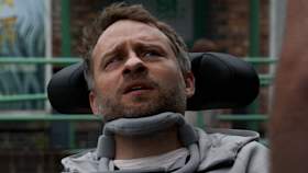 https://www.itv.com/watch/news/coronation-street-special-episode-shows-what-living-with-mnd-is-like/cc696rn