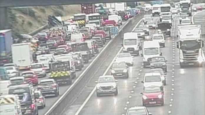 Drivers warned of hour long traffic delays on M27 and A27