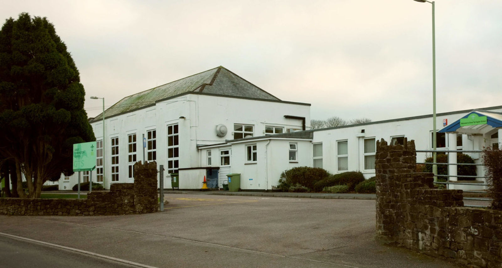 Devon School Devon school switches to remote learning for all pupils to prevent ...