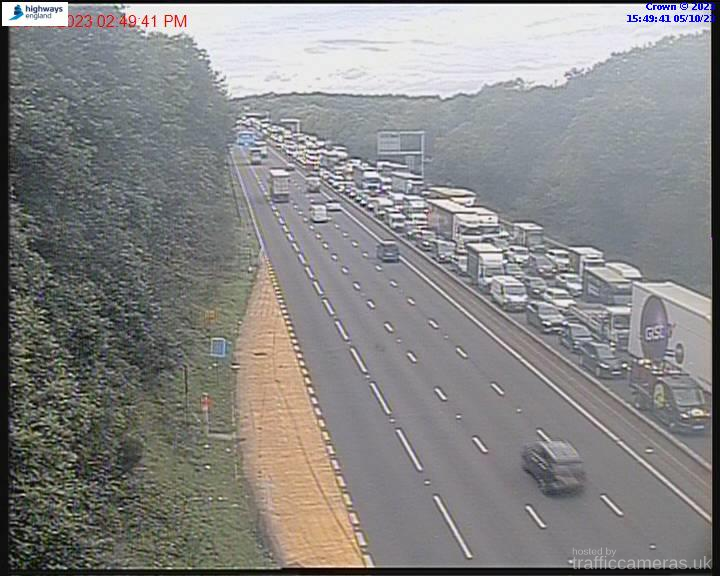 M1 motorway closed between Rotherham and Sheffield due to multi